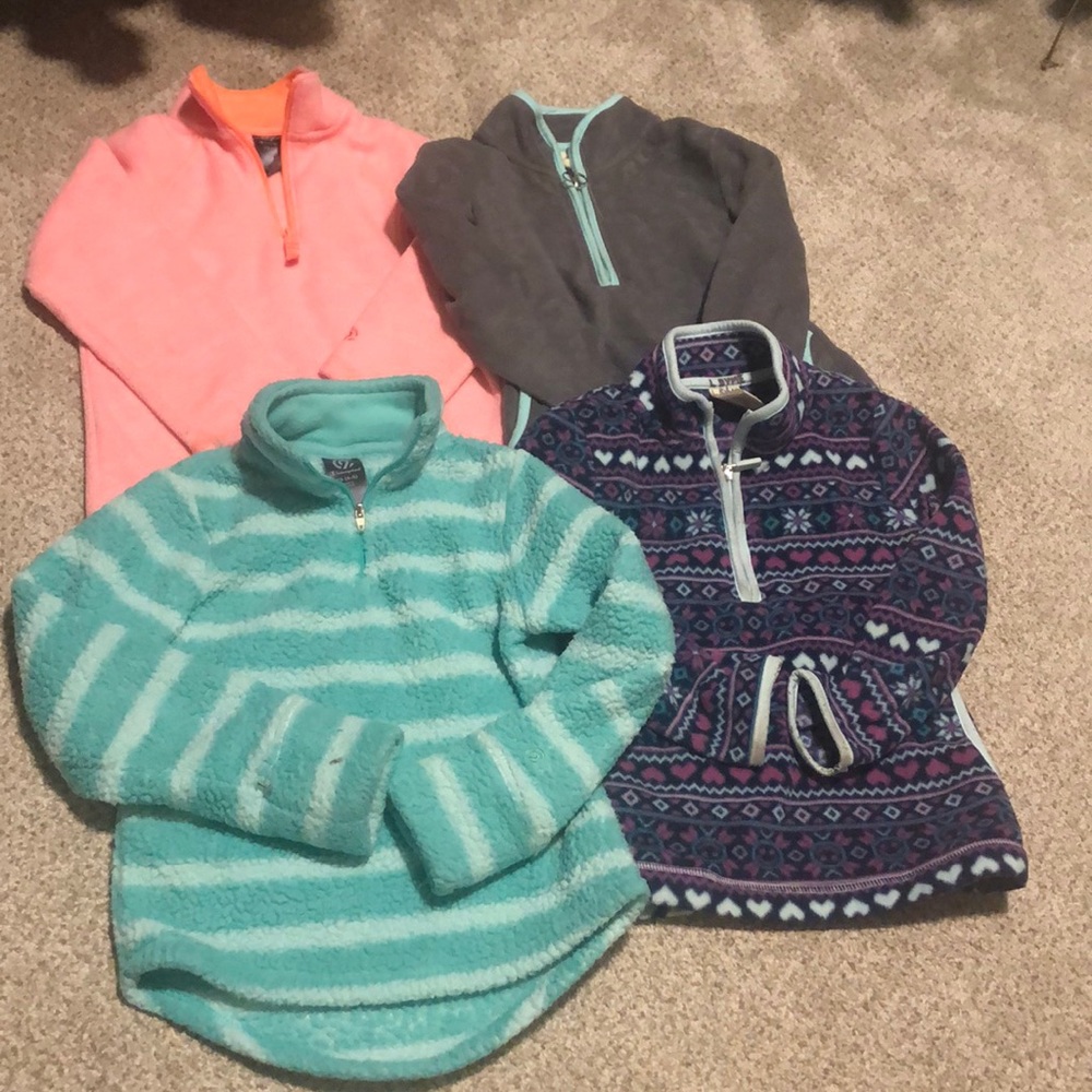 Bundle (4) Girl’s fleece pull-overs